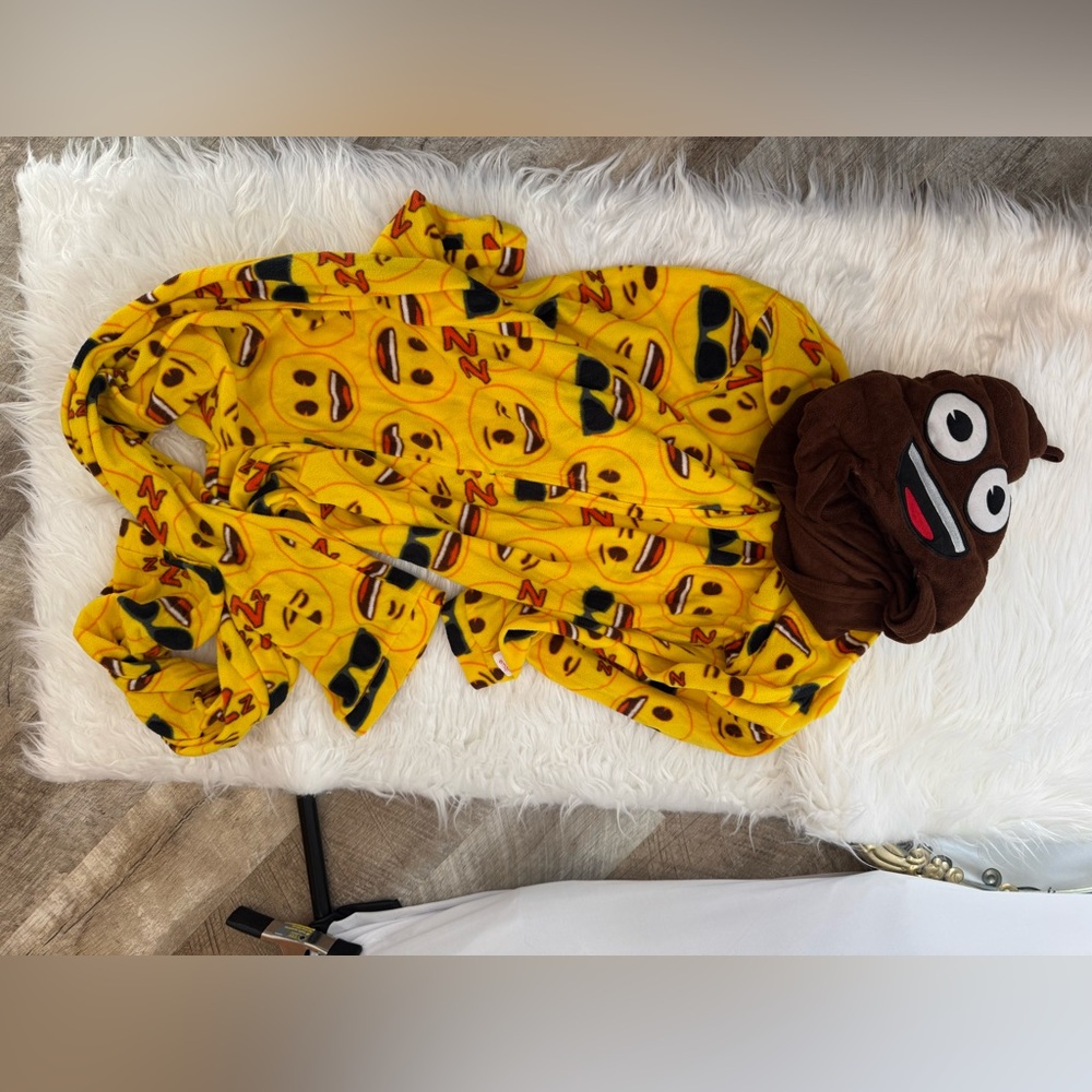 Emoji XL fleece PJ romper, zip up, 💩 hood, like new!